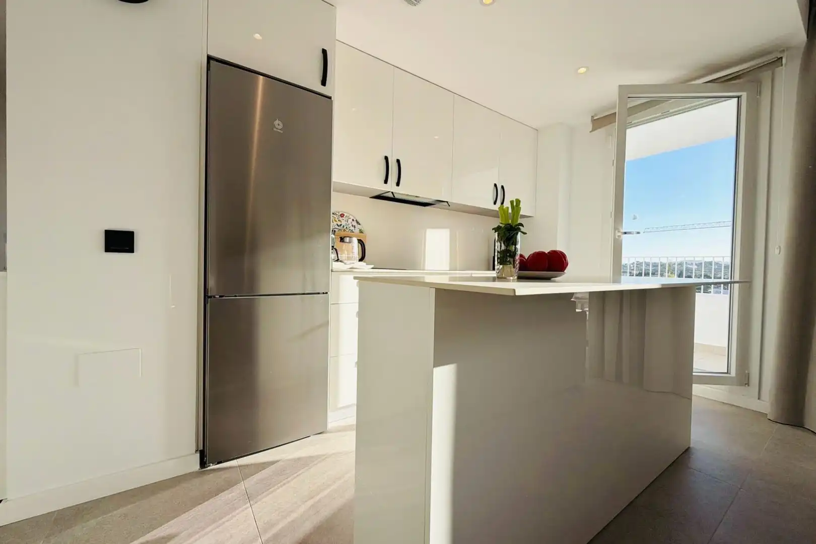 Cuina de Apartament de lloguer en Fuengirola amb Balcó