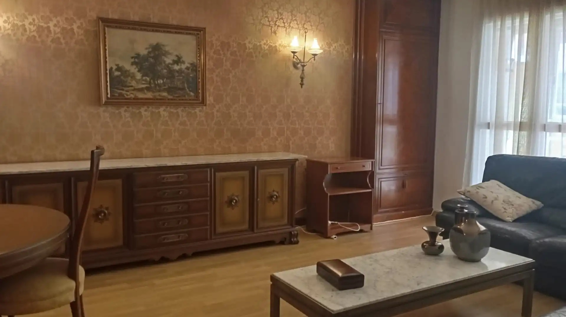 Living room of Flat for rent in Zaragoza  with Heating, Parquet flooring and Terrace