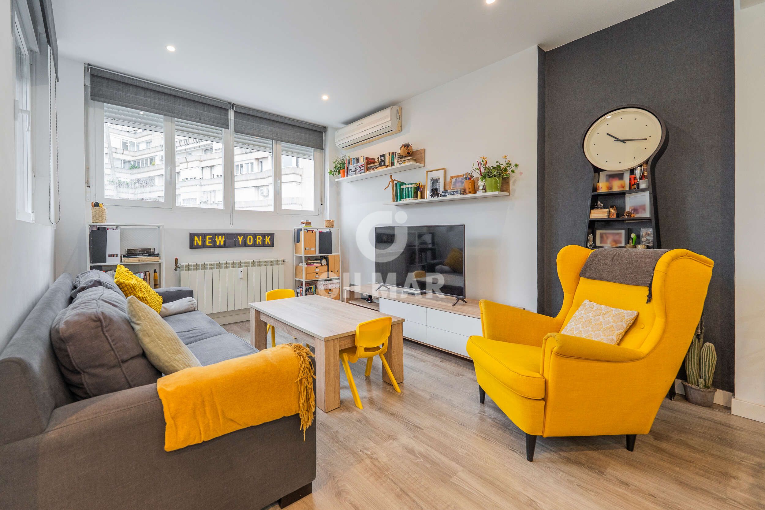 Living room of Attic for sale in  Madrid Capital  with Heating and Balcony