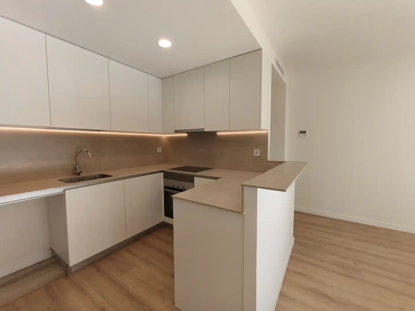 Piso en venta en Cornellà de Llobregat, Barcelona