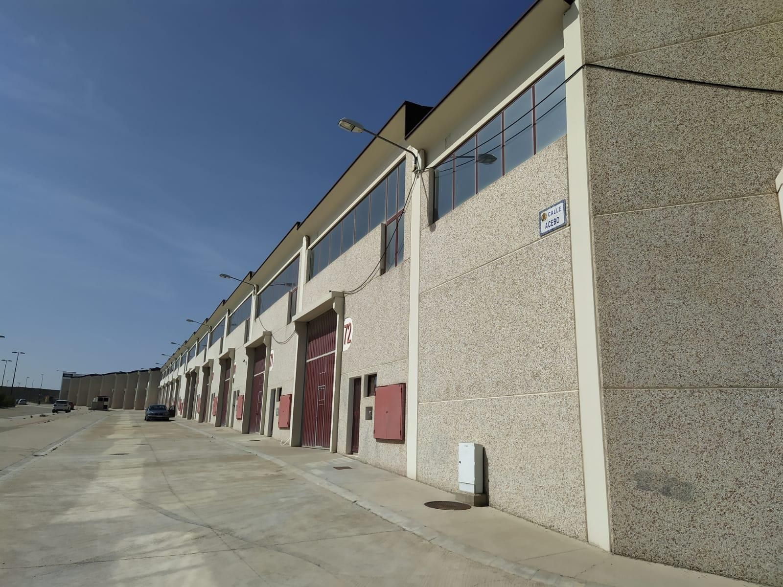Vista exterior de Nau industrial en venda en  Zaragoza Capital