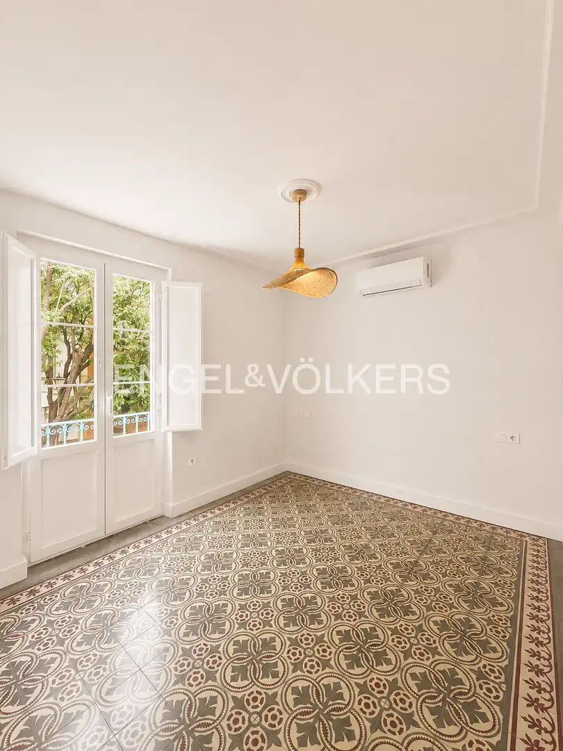 Vista exterior de Casa adosada en venta en Sevilla con Aire acondicionado, Calefacción y Terraza