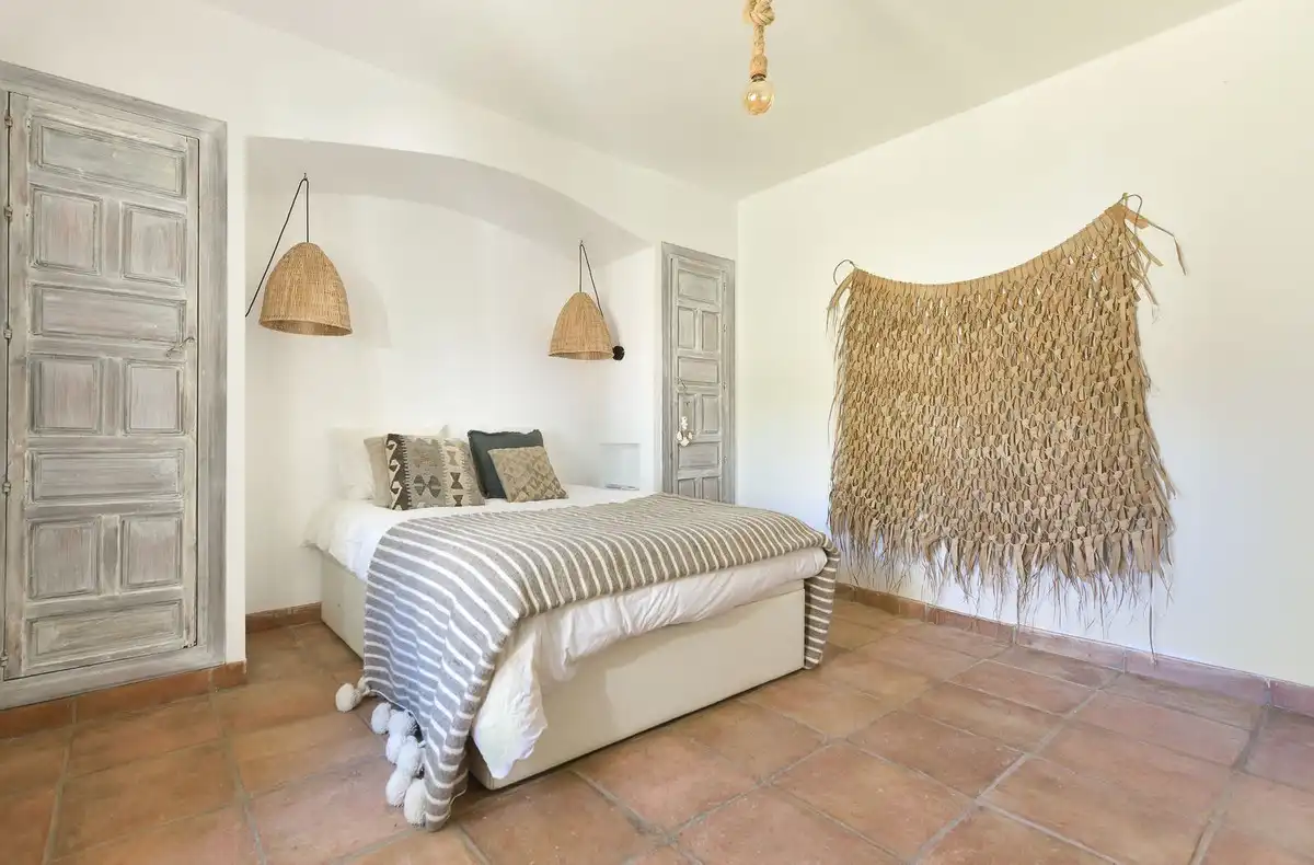 Dormitori de Casa adosada en venda en Marbella amb Aire condicionat, Terrassa i Alarma