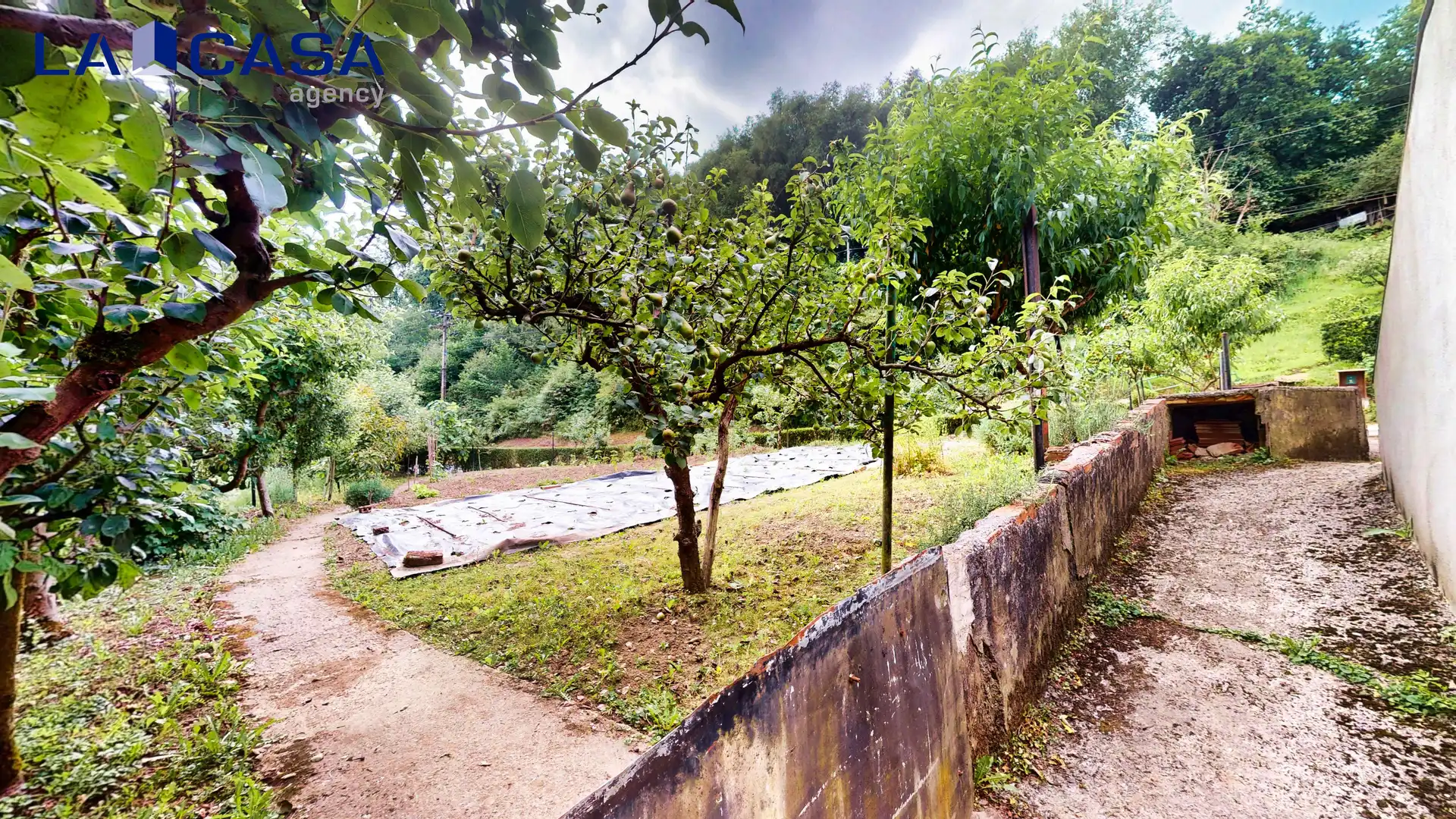 Garden of Detached homes for sale in Sondika
