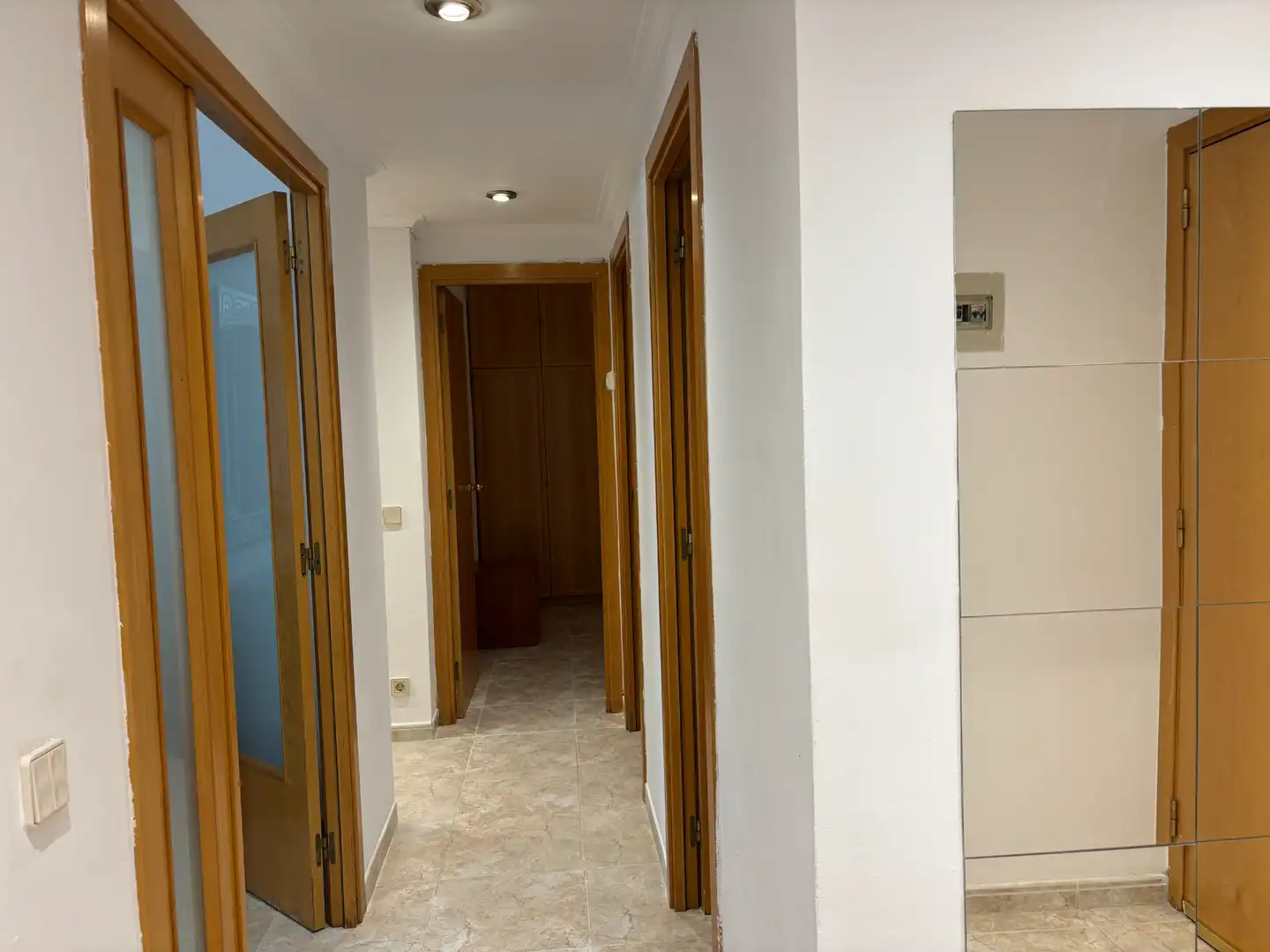 Wohnung zum Verkauf in Girona mit Klimaanlage, Heizung und Balkon