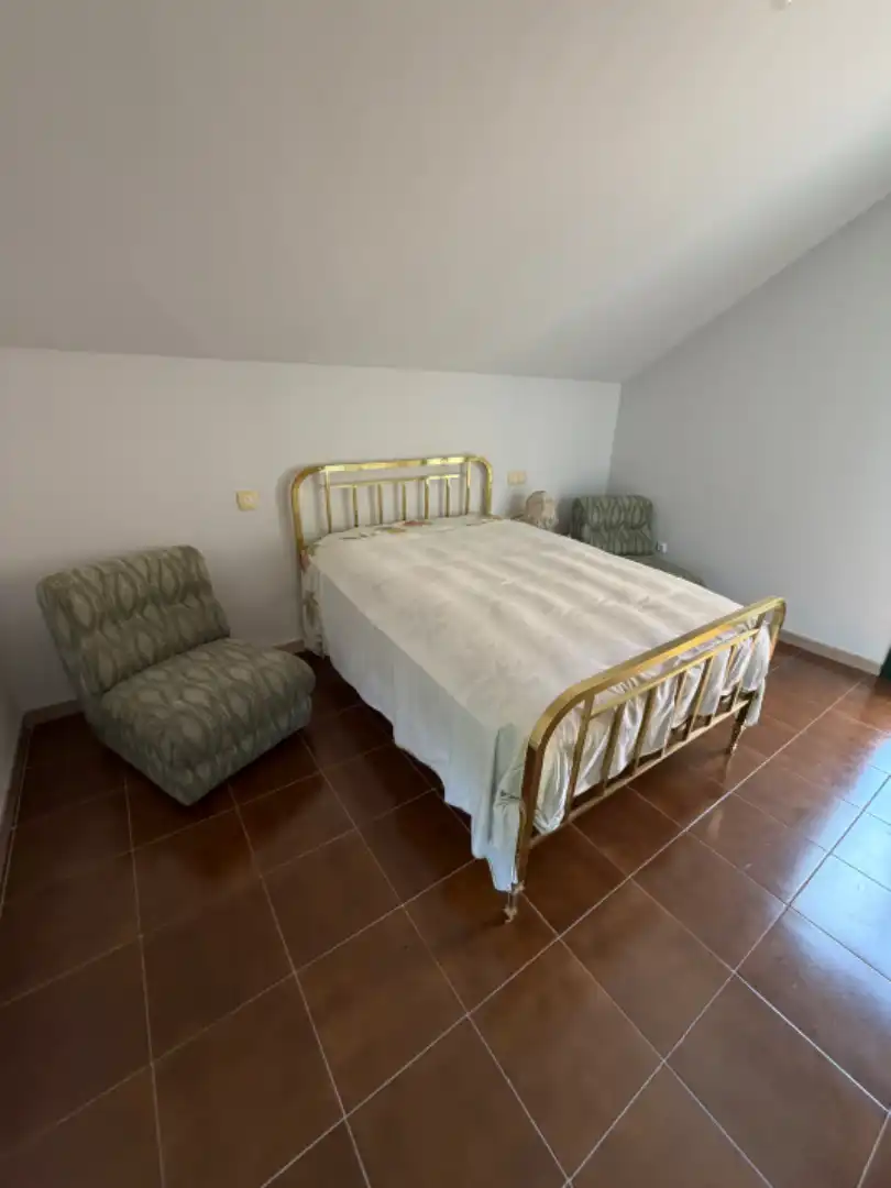 Dormitori de Casa o xalet en venda en Torrecaballeros amb Calefacció, Jardí privat i Terrassa