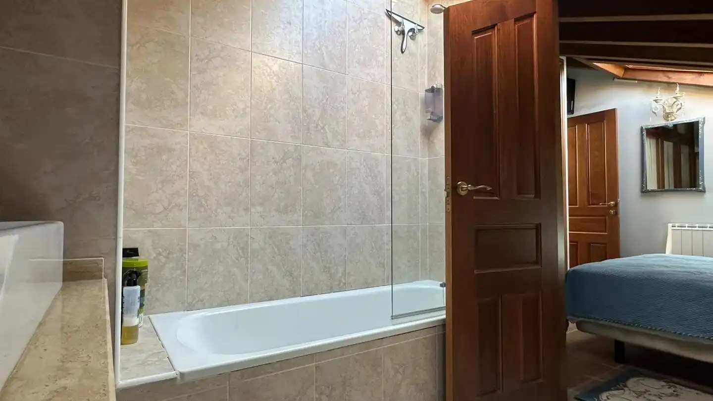 Bany de Casa o xalet en venda en Mombeltrán, Ávila
