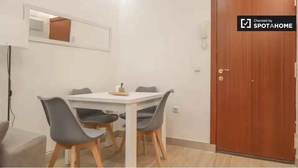 Flat with terrace to rent in Tetuán, imagen 6