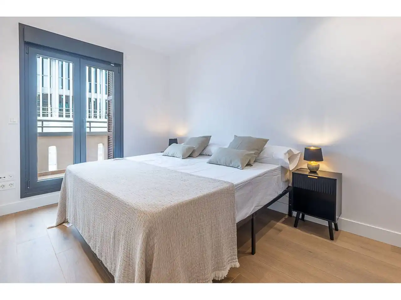 Habitación de Piso en venta en Donostia - San Sebastián  con Calefacción, Terraza y Trastero