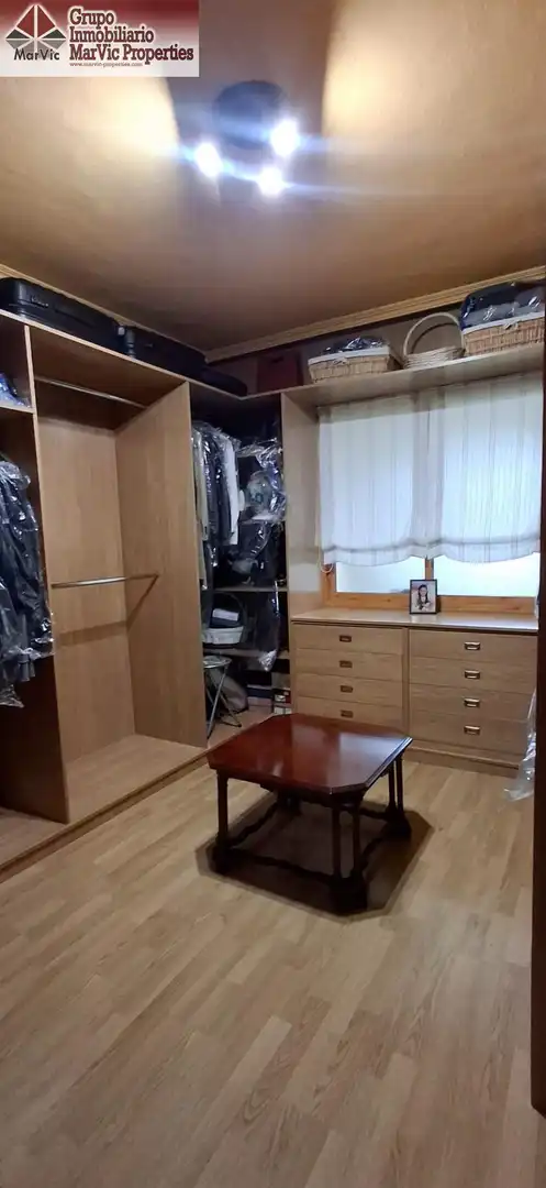 Dormitori de Casa o xalet en venda en Benidorm amb Aire condicionat, Jardí privat i Terrassa