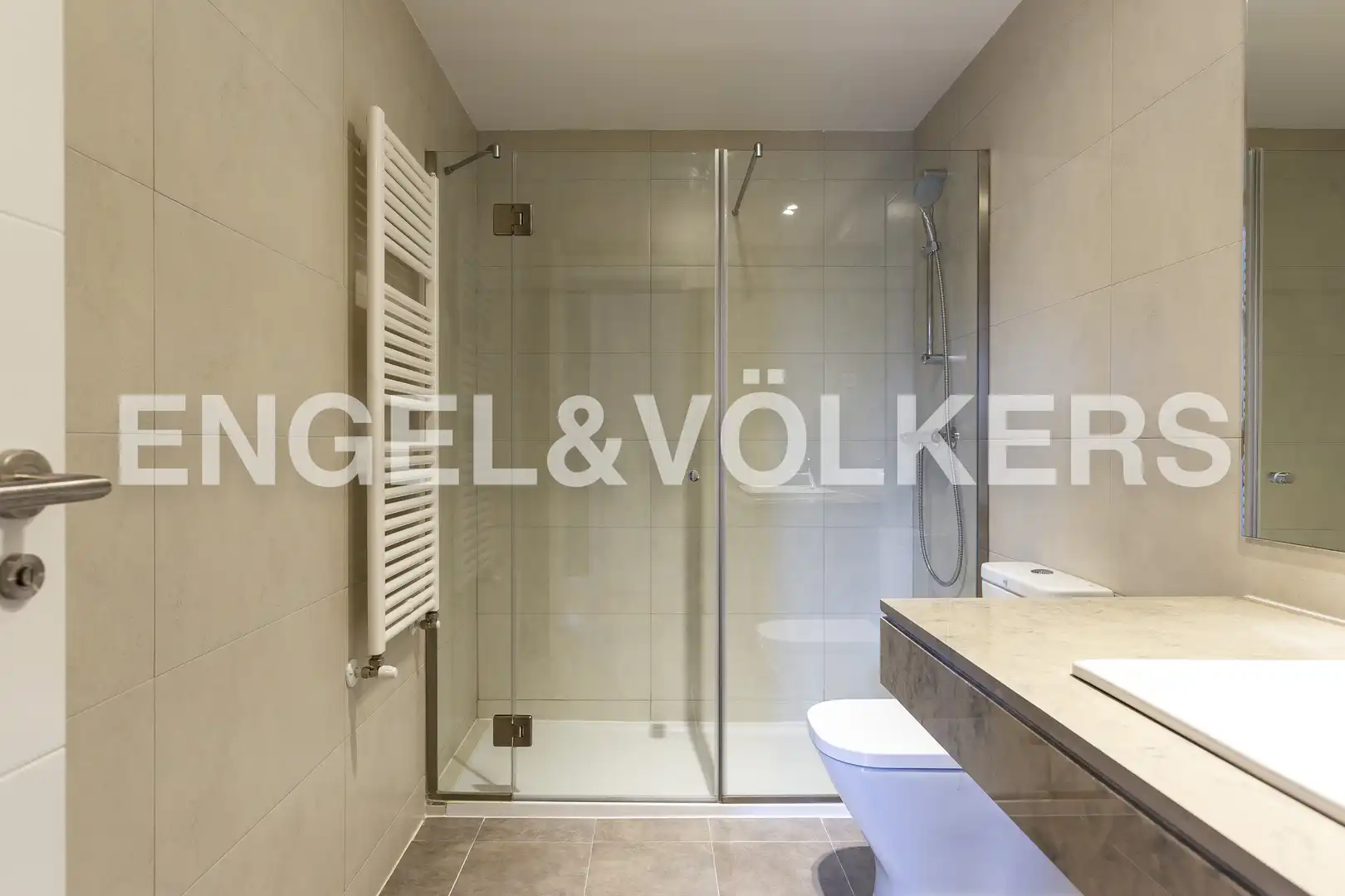Baño de Ático de alquiler en Madrid con Aire acondicionado, Calefacción y Terraza
