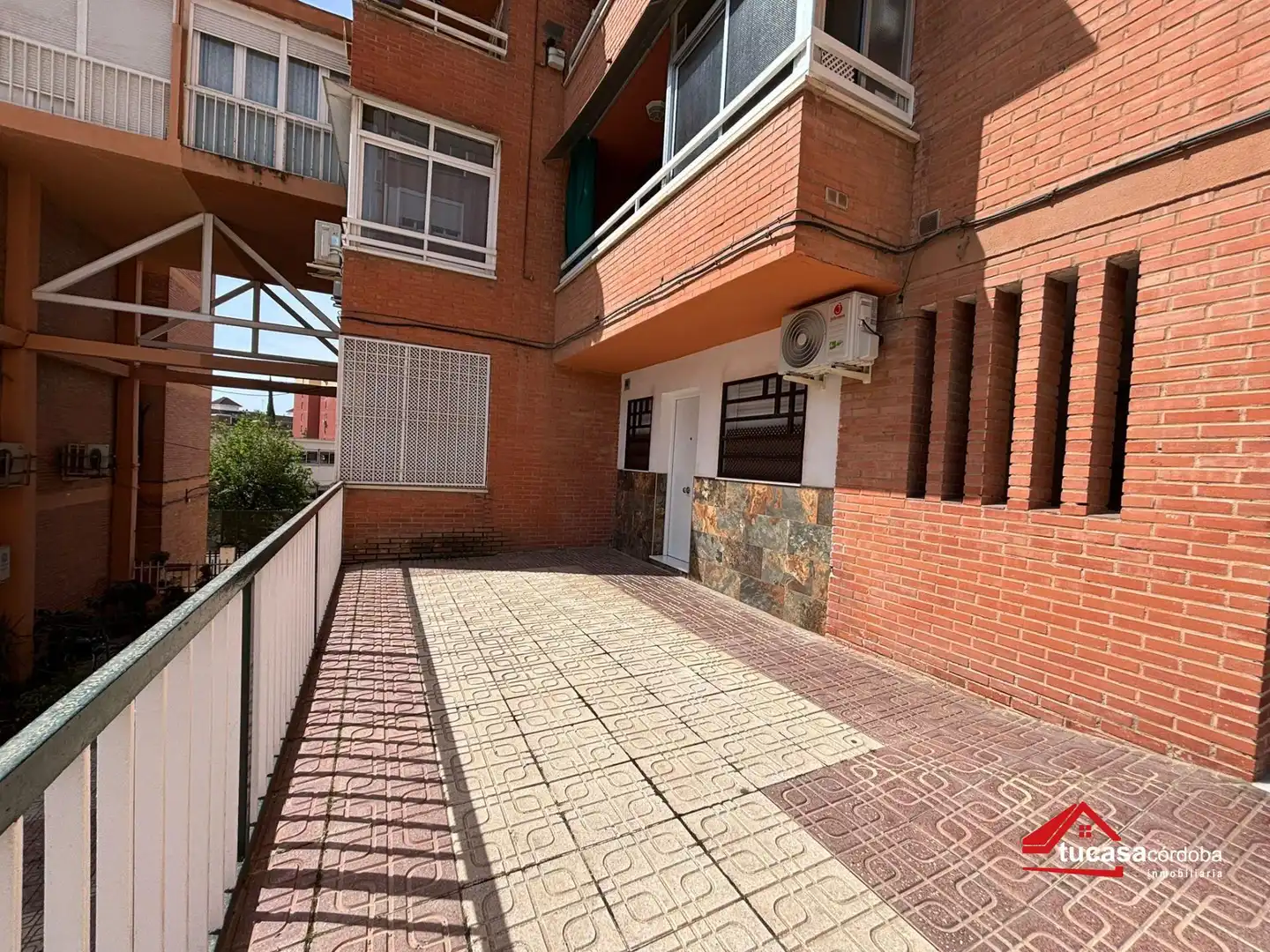 Exterior view of Commercial properties for sale in Córdoba  with Air Conditioner