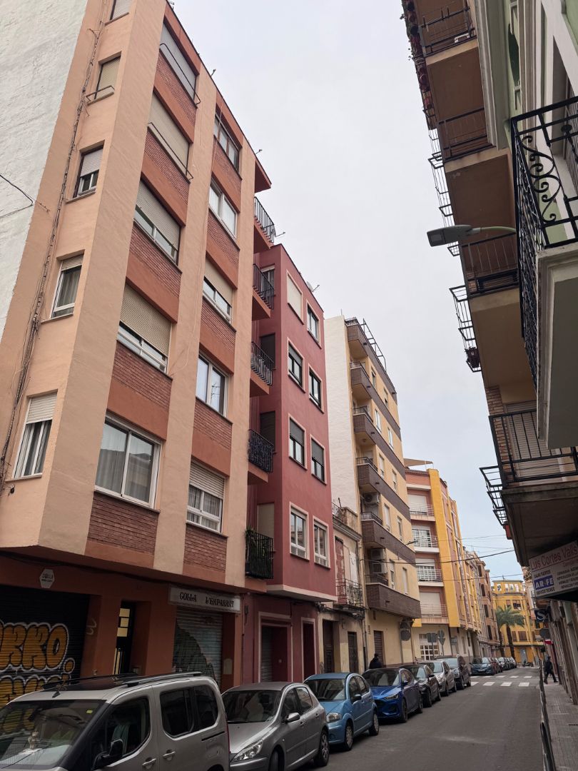Exterior view of Flat for sale in Castellón de la Plana / Castelló de la Plana  with Parquet flooring, Furnished and Oven