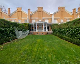 Vista exterior de Casa o xalet en venda en  Logroño amb Calefacció, Parquet i Terrassa