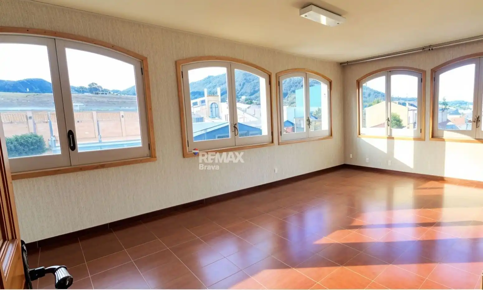 Vista exterior de Casa adosada en venta en Celrà con Aire acondicionado, Jardín privado y Terraza
