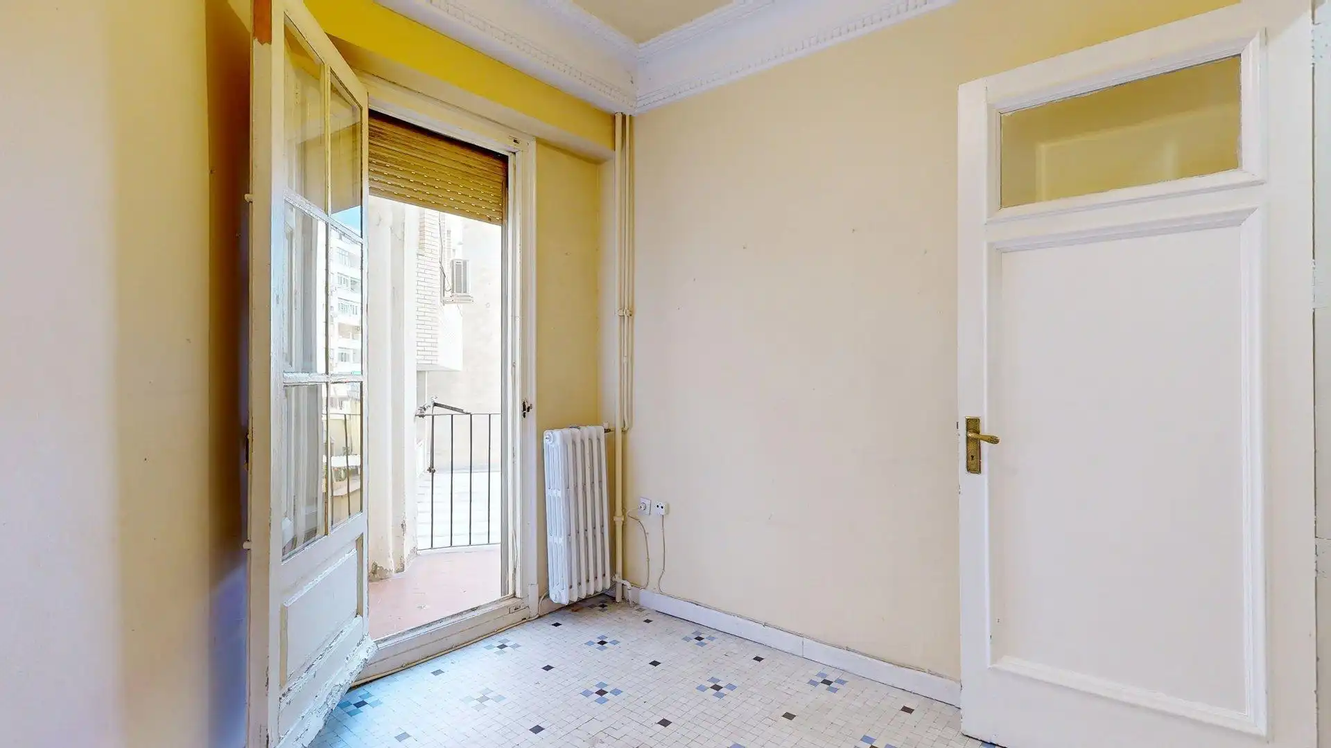 Habitación de Piso en venta en Zaragoza con Calefacción y Trastero
