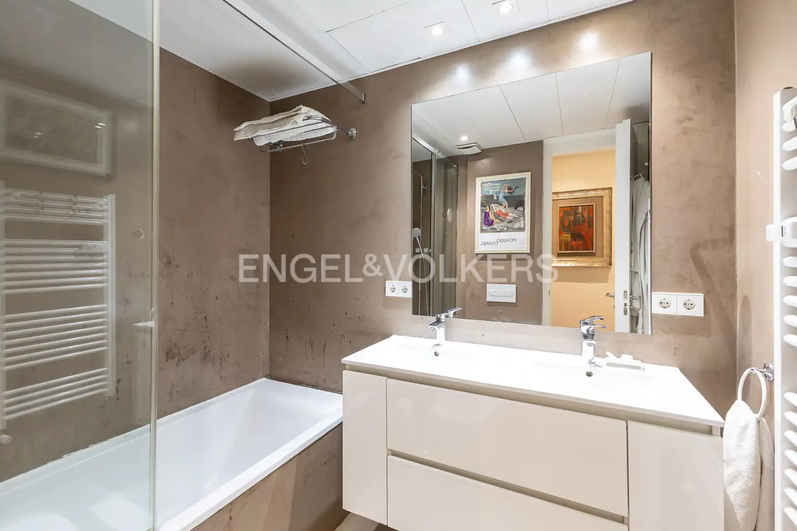 Baño de Apartamento en venta en Madrid con Calefacción