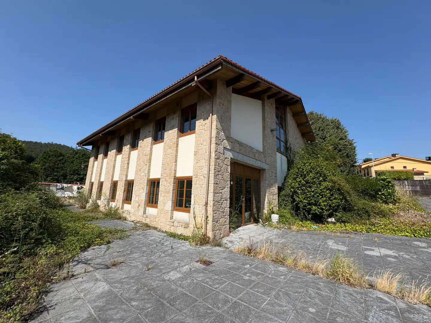 Vista exterior de Casa adosada en venda en Arteixo amb Jardí privat