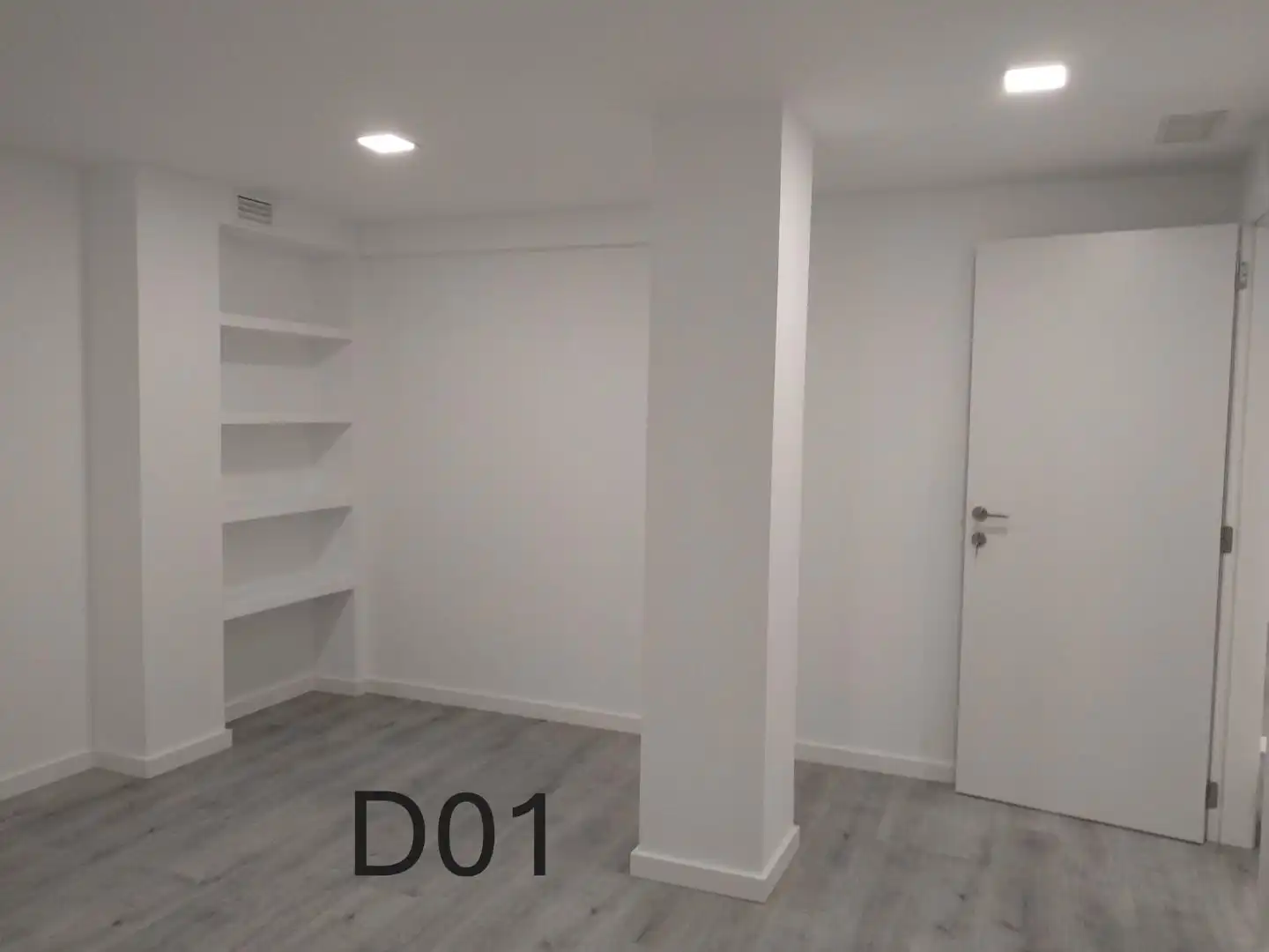Office for sale in Algemesí  with Air Conditioner