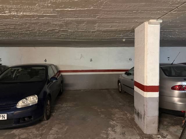 Garaje en Alquiler en Carrer de Guitard en Sants