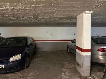 Einzelparkplatz mit Aufzug zur Miete in Carrer de Guitard