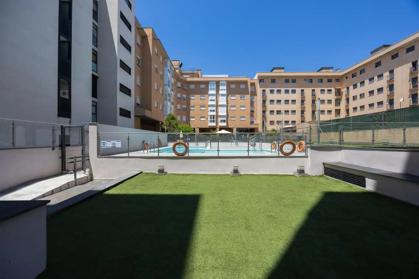 Swimming pool of Attic for rent in Madrid  with Air Conditioner, Heating and Terrace