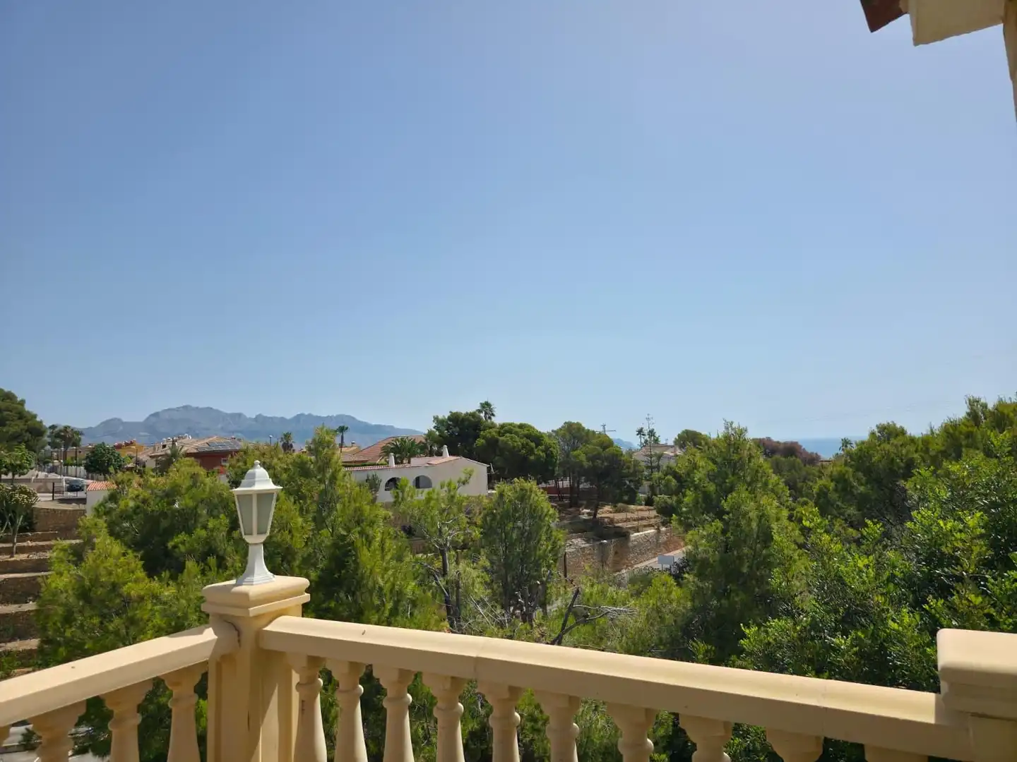 Vista exterior de Casa o xalet en venda en La Nucia amb Aire condicionat, Calefacció i Terrassa