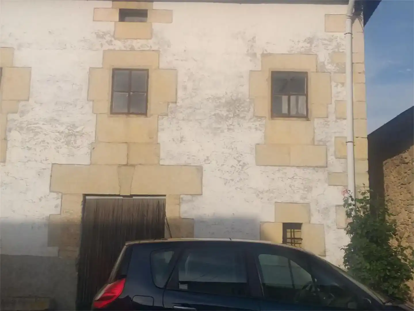 Vista exterior de Casa adosada en venda en Condado de Treviño