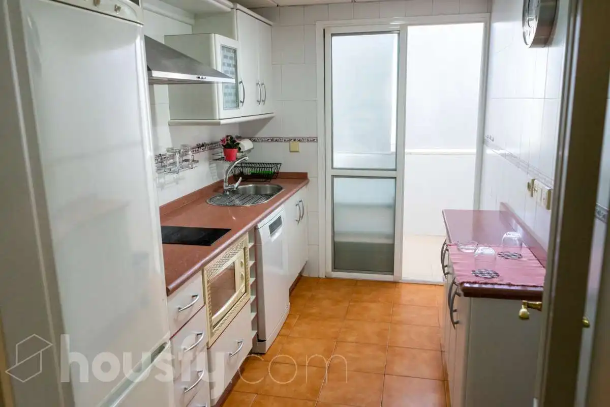 Küche von Wohnung zur Miete in Sevilla mit Klimaanlage, Heizung und Terrasse