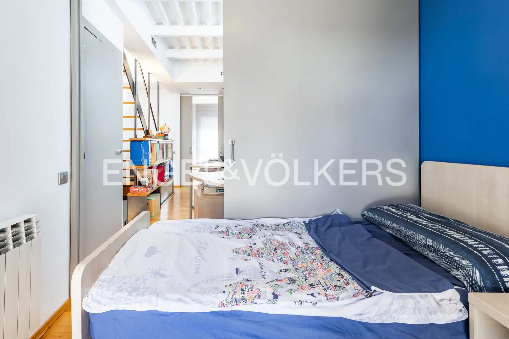 Habitación de Casa adosada en venta en Barcelona con Aire acondicionado, Calefacción y Parquet