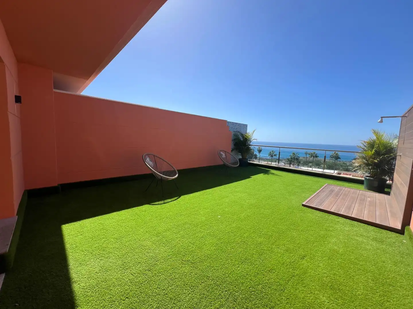 Terrasse von Wohnungen zum Verkauf in Mogán mit Klimaanlage, Privatgarten und Terrasse