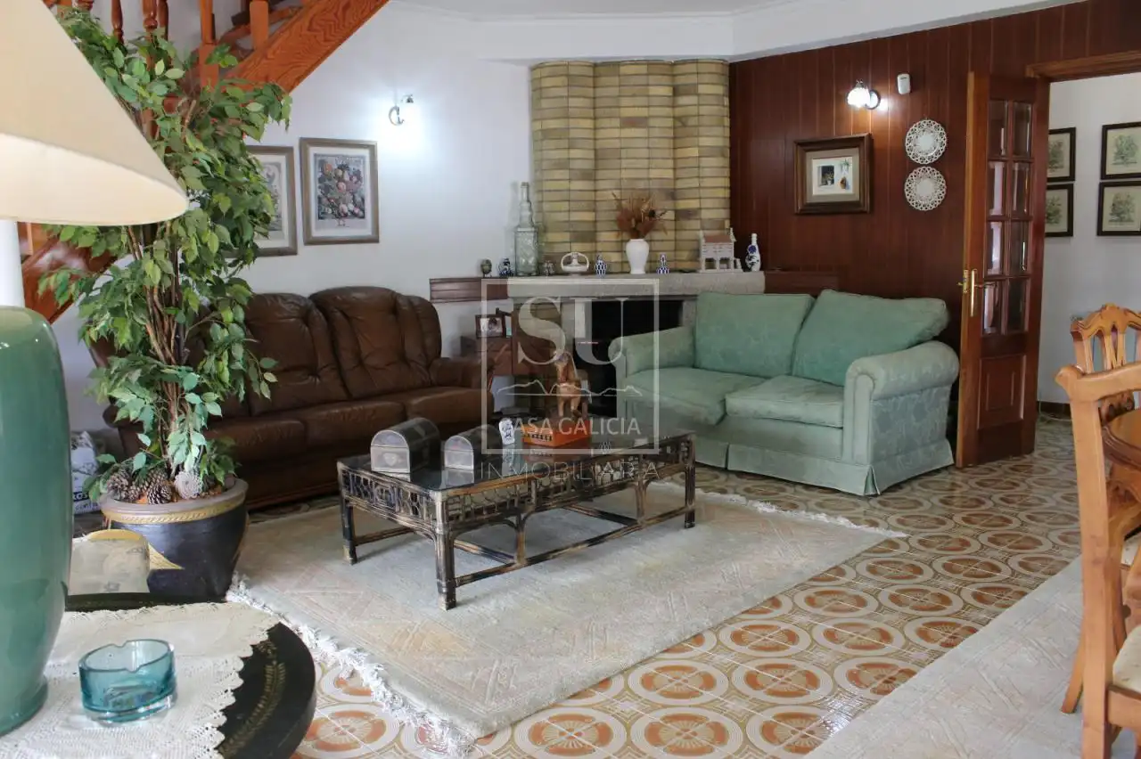 Sala de estar de Casa o chalet en venta en Nigrán con Calefacción, Jardín privado y Terraza