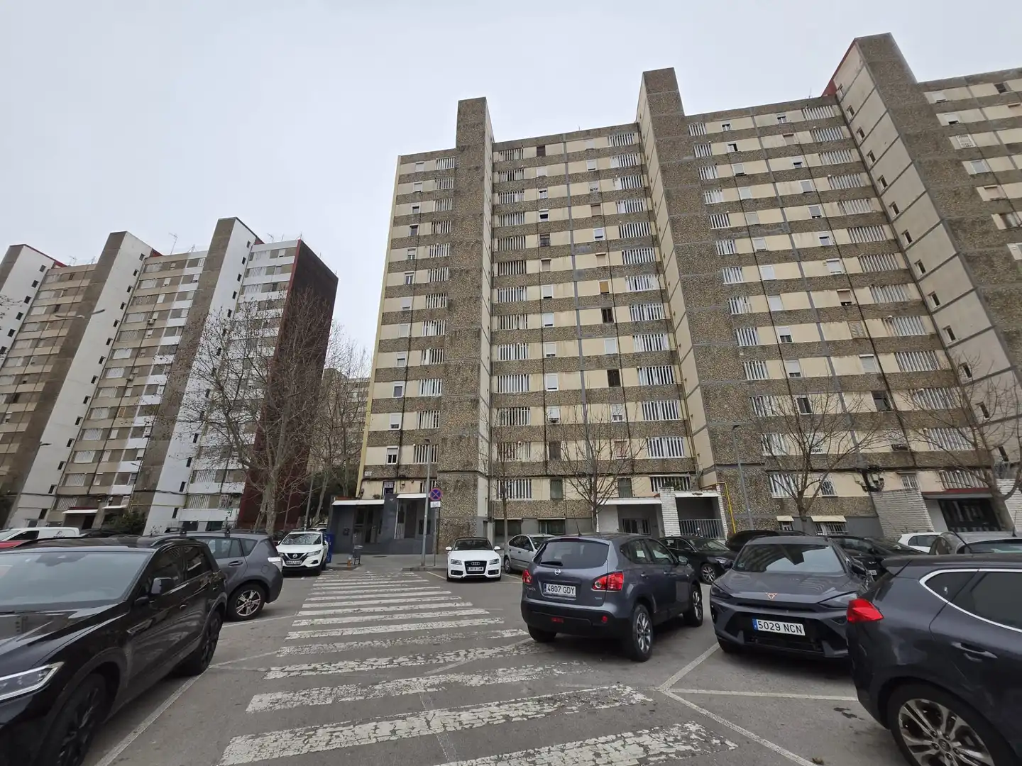 Exterior view of Flat for sale in L'Hospitalet de Llobregat  with Oven, Balcony and Alarm