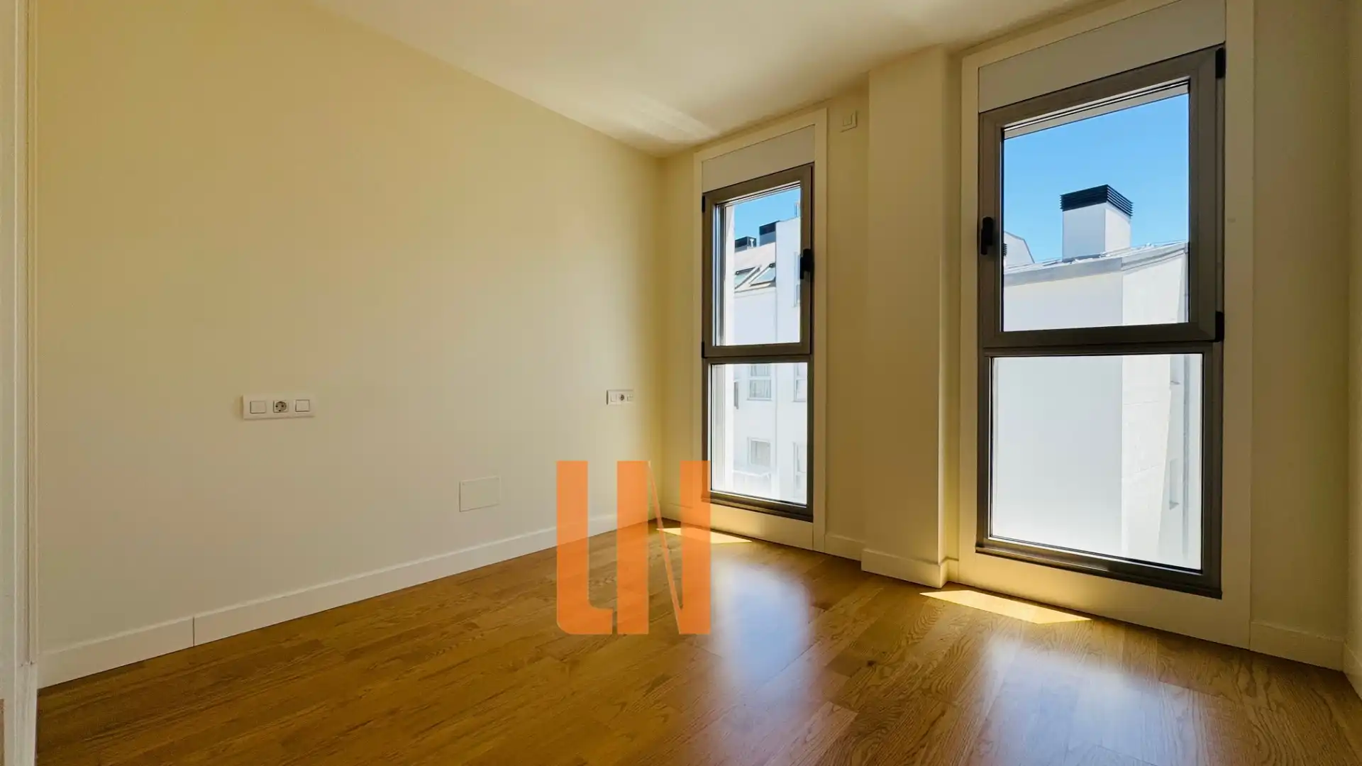 Schlafzimmer von Wohnung zur Miete in A Coruña Capital  mit Heizung, Parkett und Terrasse