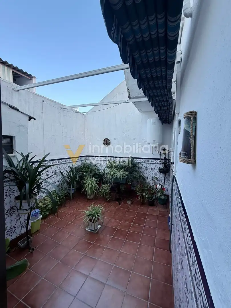 Jardí de Casa o xalet en venda en Lucena amb Moblat