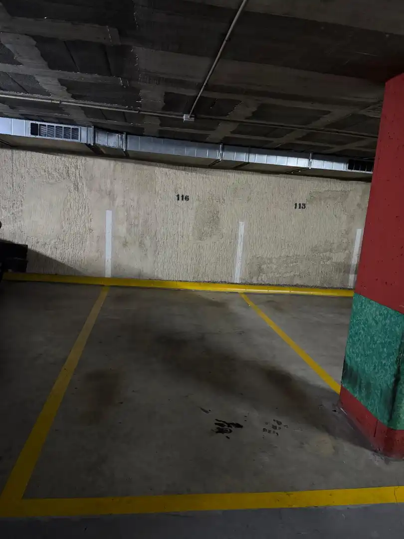 Parking de Garaje en venta en Badalona con Alarma