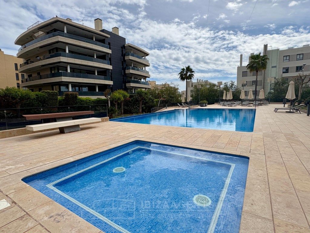 Swimming pool of Flat for sale in Eivissa