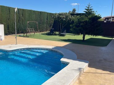 Doppelhaushälfte mit Pool zum Verkauf in Alcalá del Río