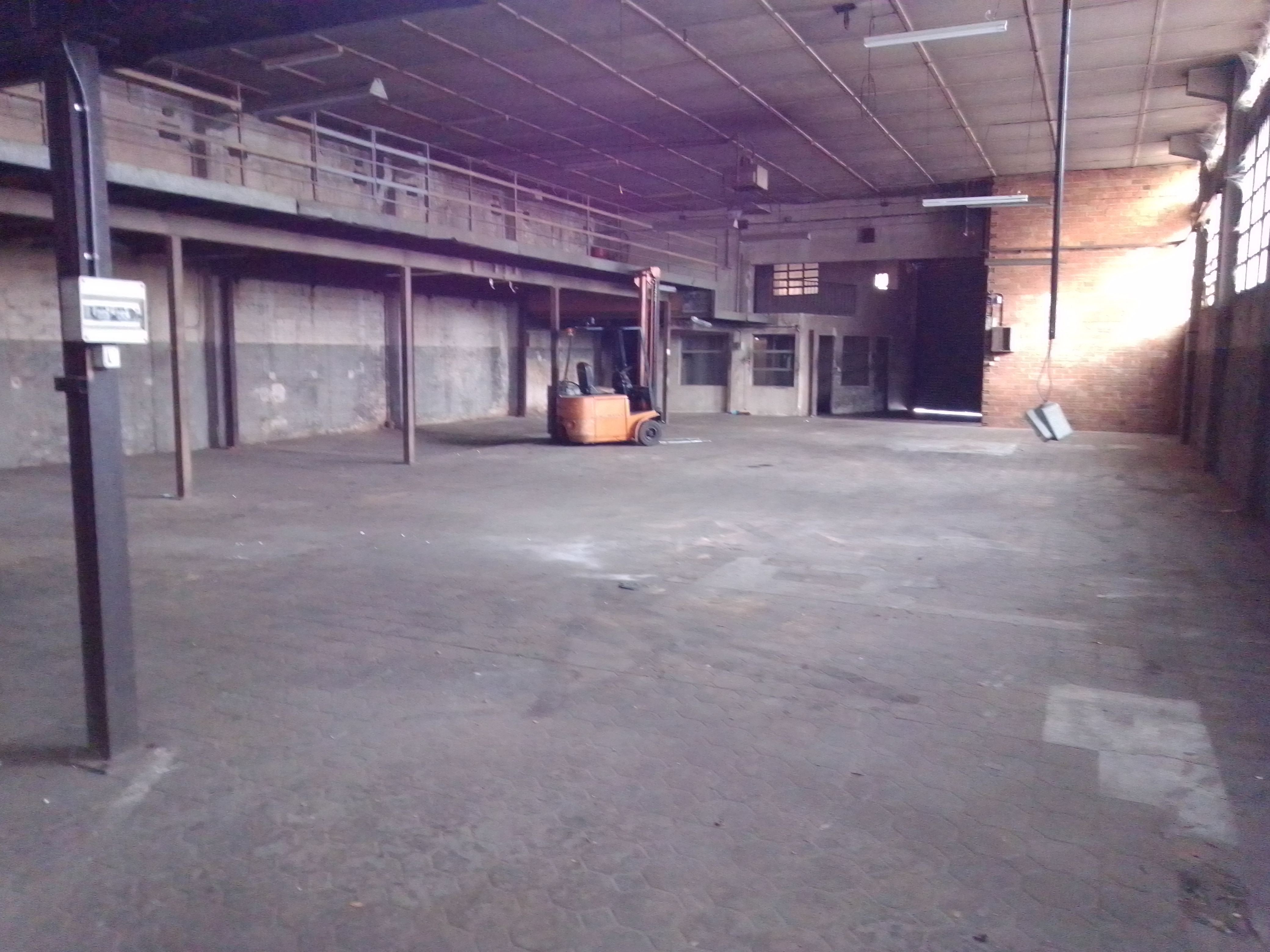 Nau industrial de lloguer en Manresa