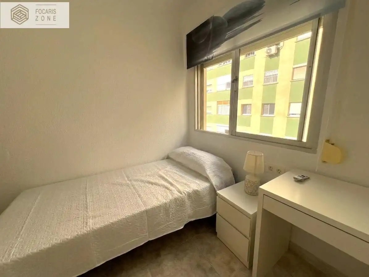 Bedroom of Flat for share in Málaga  with Terrace, Furnished and Balcony