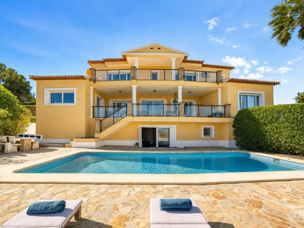 Vista exterior de Casa o xalet en venda en Cap Martí - El Tossalet - Pinomar