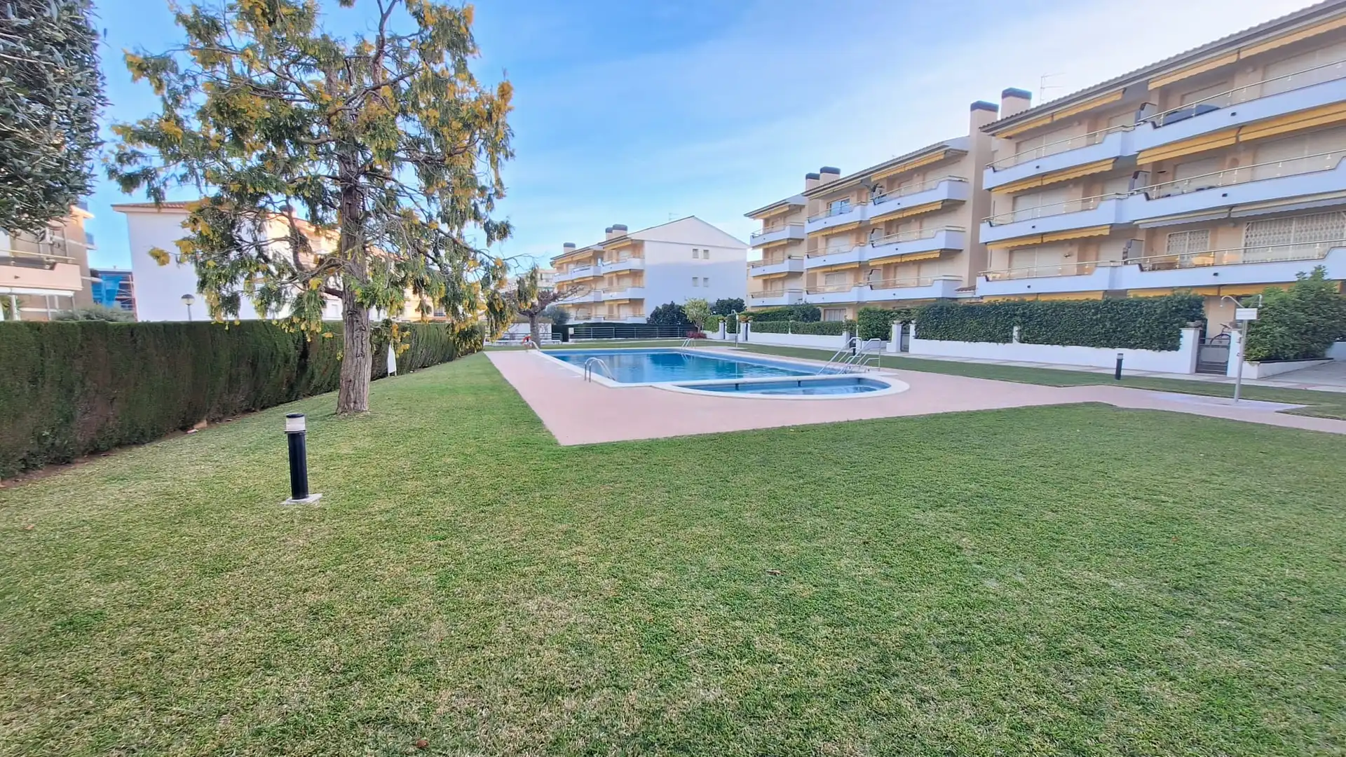 Piscina de Apartamento de alquiler en El Vendrell con Calefacción y Jardín privado