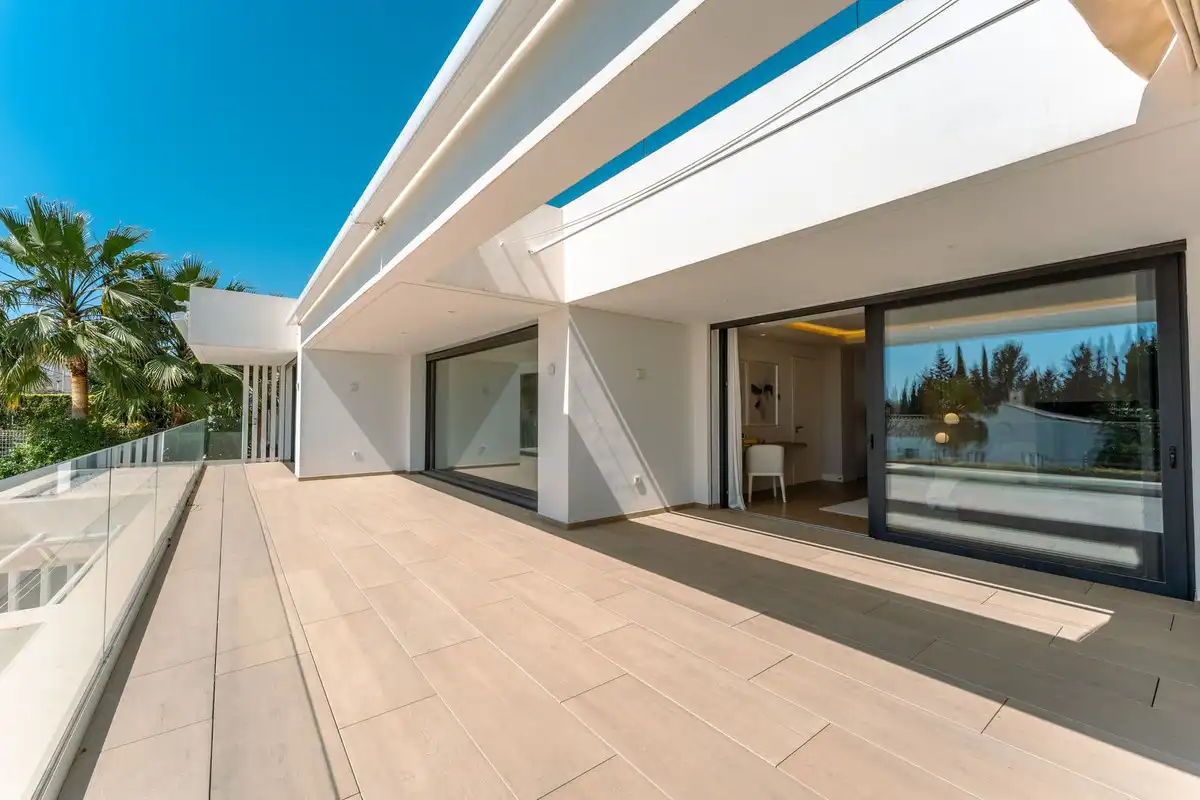 Terrassa de Casa o xalet de lloguer en Estepona amb Jardí privat, Piscina i Alarma