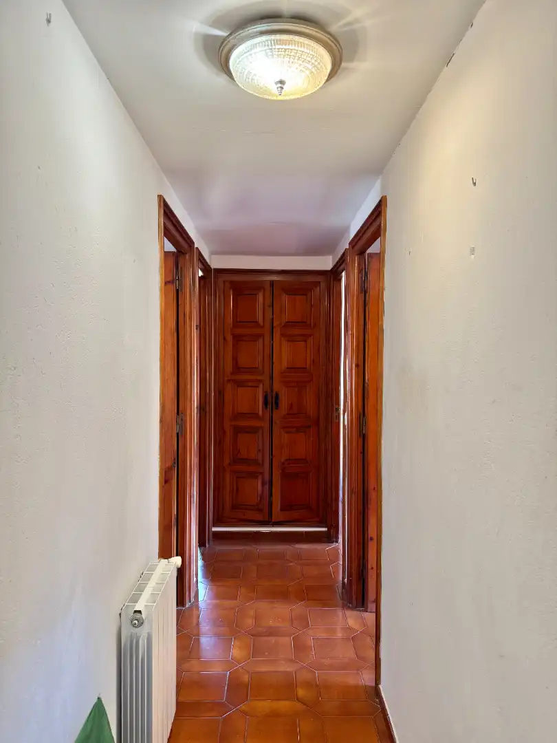 Casa con terraza en venta en Carrer de Guillem de Bonadona 14, imagen 23