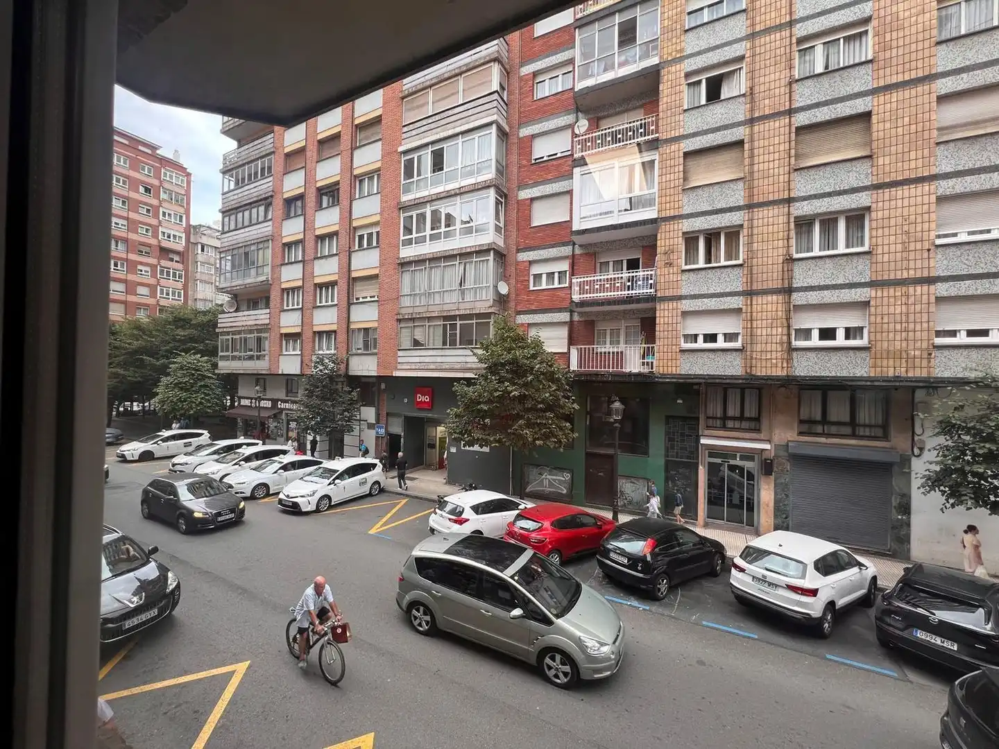 Vista exterior de Pis en venda en Gijón  amb Calefacció, Terrassa i Piscina