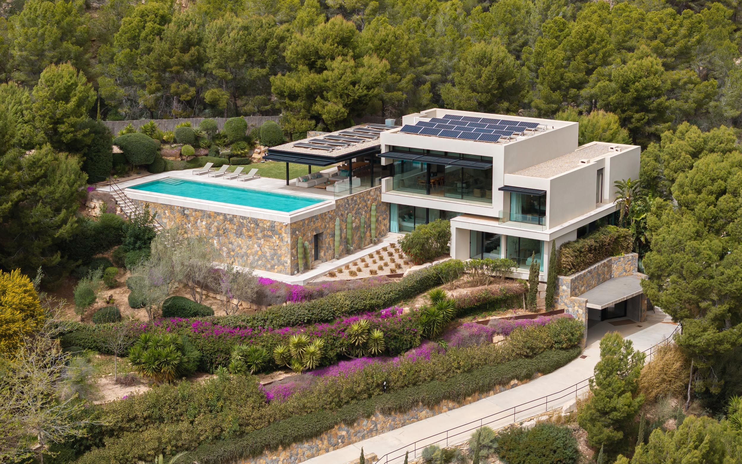 Vista exterior de Casa o xalet en venda en Andratx amb Aire condicionat, Calefacció i Jardí privat