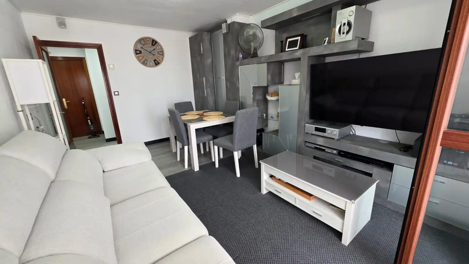 Living room of Flat for sale in Castro-Urdiales  with Heating, Terrace and Storage room