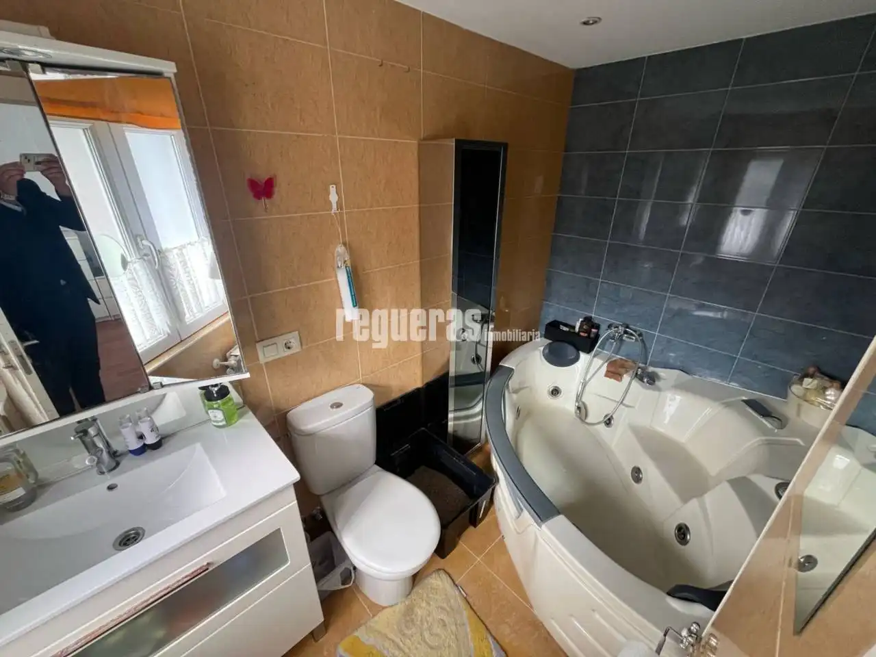 Badezimmer von Wohnung zum Verkauf in Castrillón mit Heizung und Abstellraum