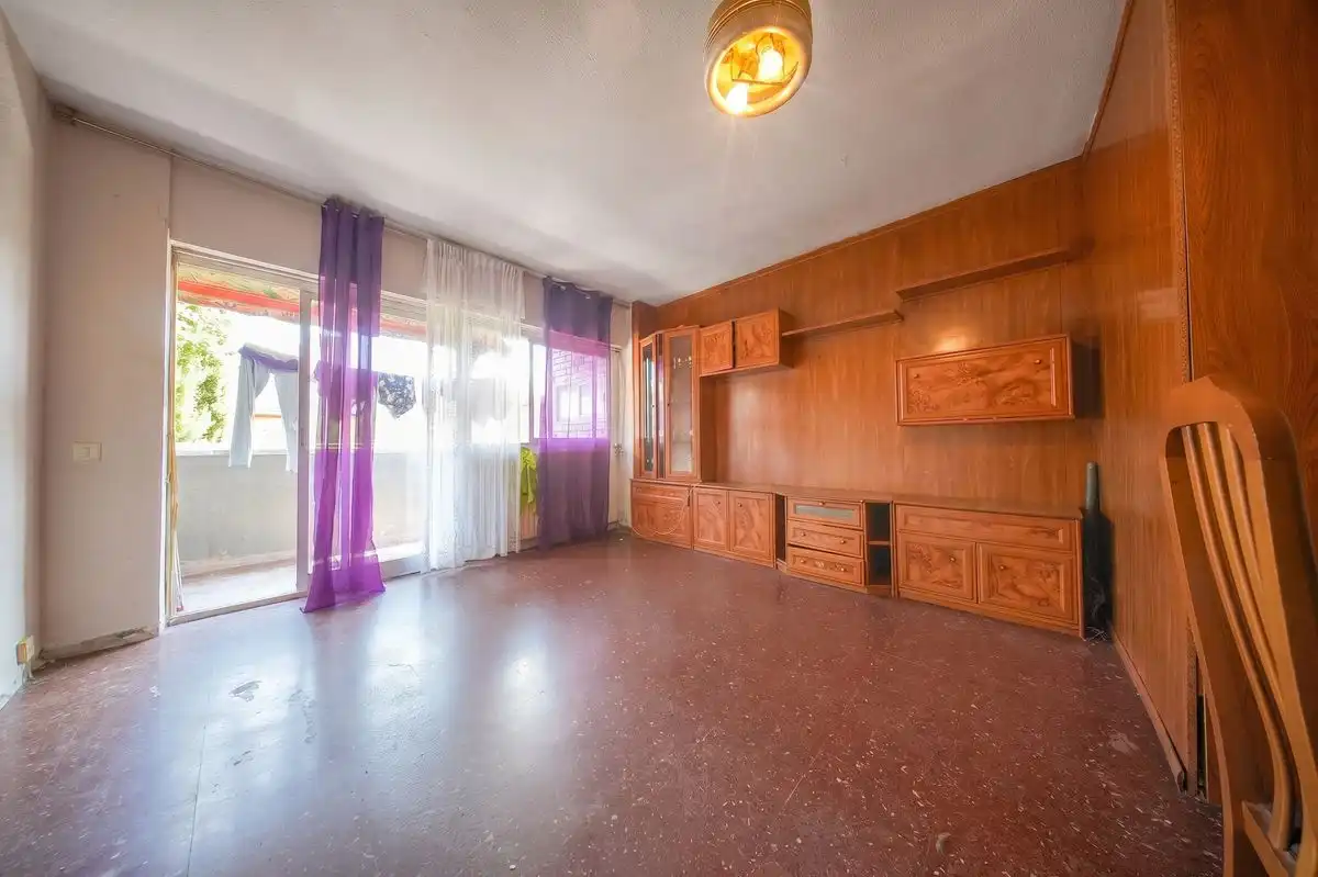 Sala d'estar de Pis en venda en San Fernando de Henares amb Calefacció