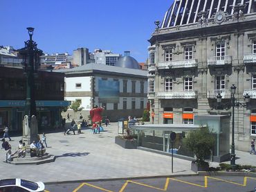Piso con ascensor en alquiler en Rúa de María Berdiales 19